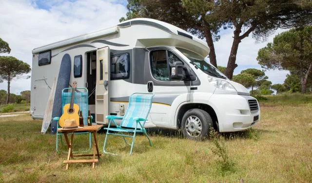 Quand on a un petit budget, on peut penser que le camping est une bonne idée pour découvrir Majorque. C'est une fausse bonne idée.